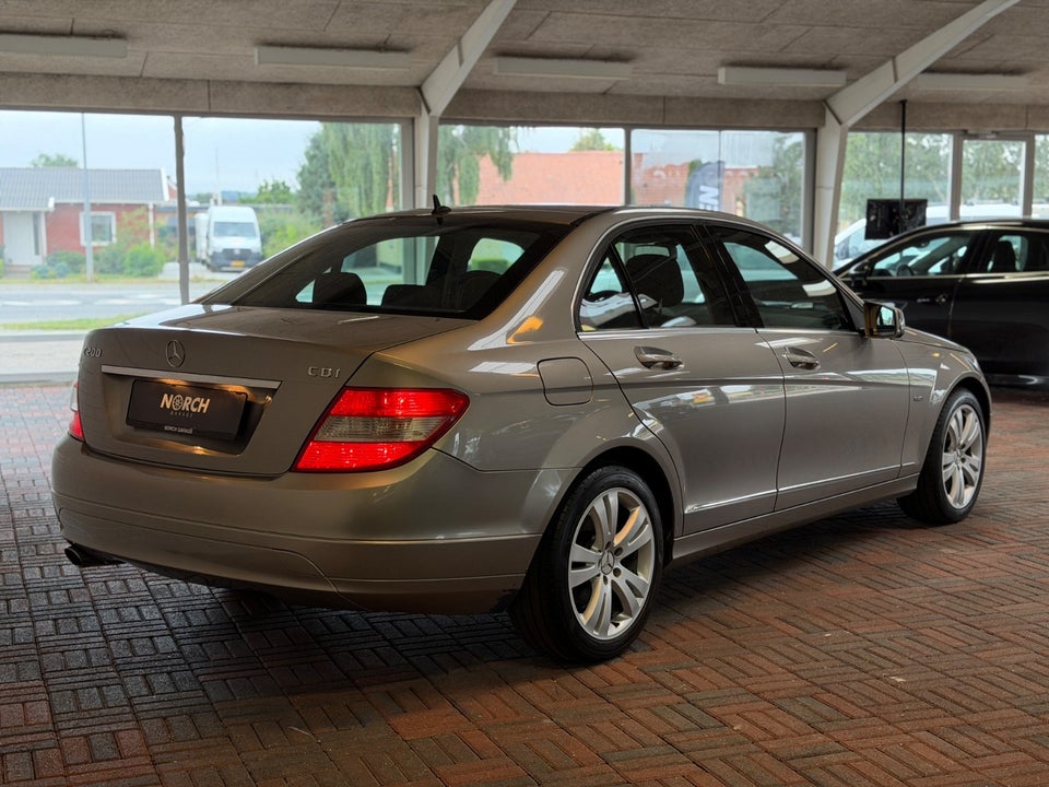 Mercedes C200 2,2 CDi Classic 4d