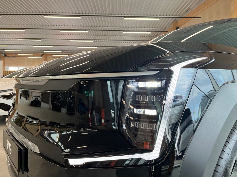Kia EV9 76 Standard Range Upgrade RWD 7prs 5d