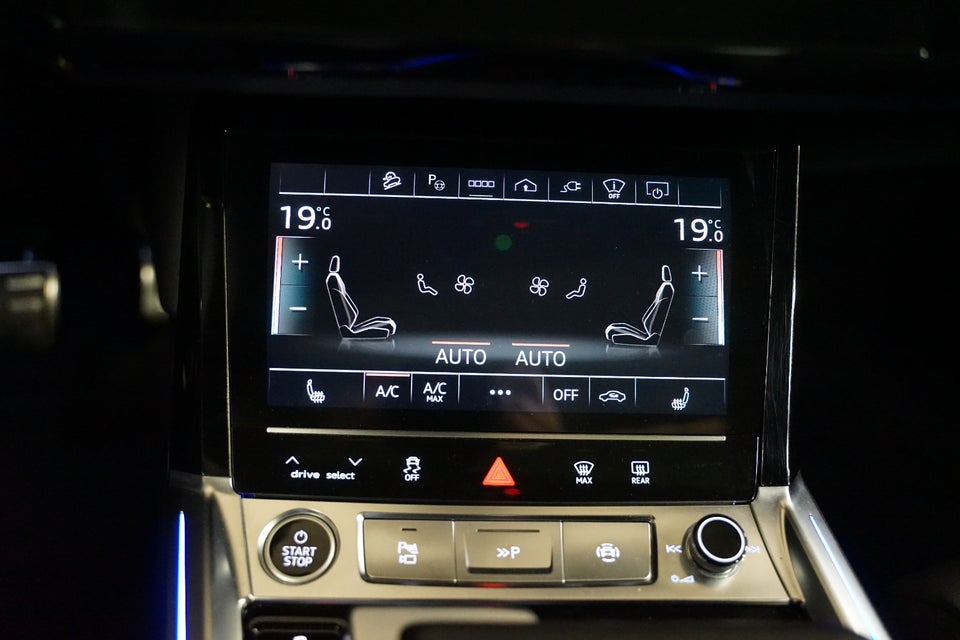 Audi Q8 e-tron 55 S-line quattro 5d