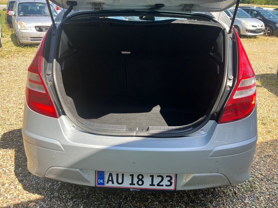 Hyundai i30 1,6 CRDi 90 Blue Drive 5d