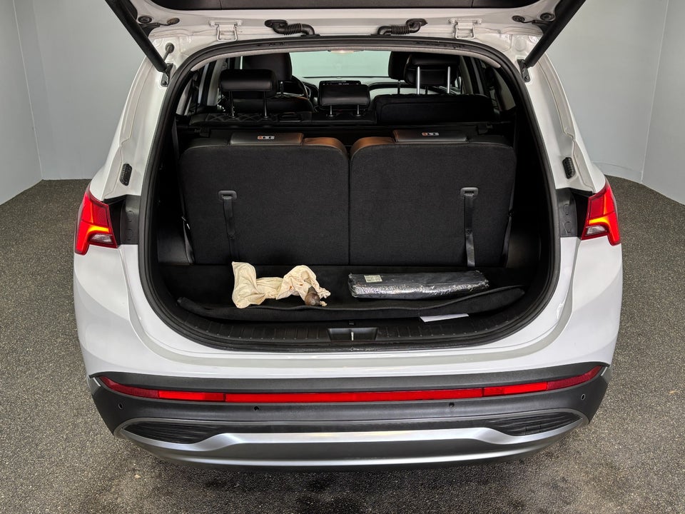 Hyundai Santa Fe 1,6 PHEV Essential aut. 4WD 7prs 5d