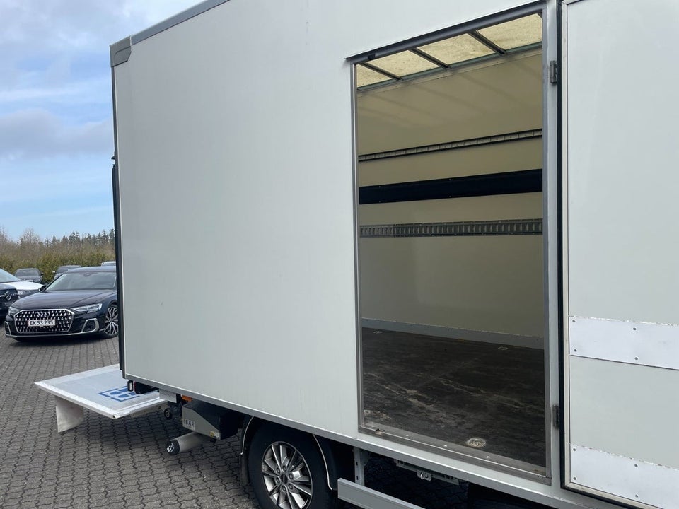 Iveco Daily 3,0 35S18 4100mm Box m/lift AG8