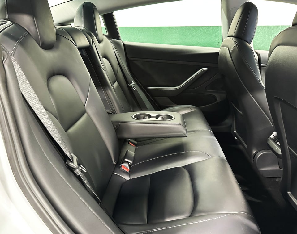 Tesla Model 3 Standard Range+ RWD 4d