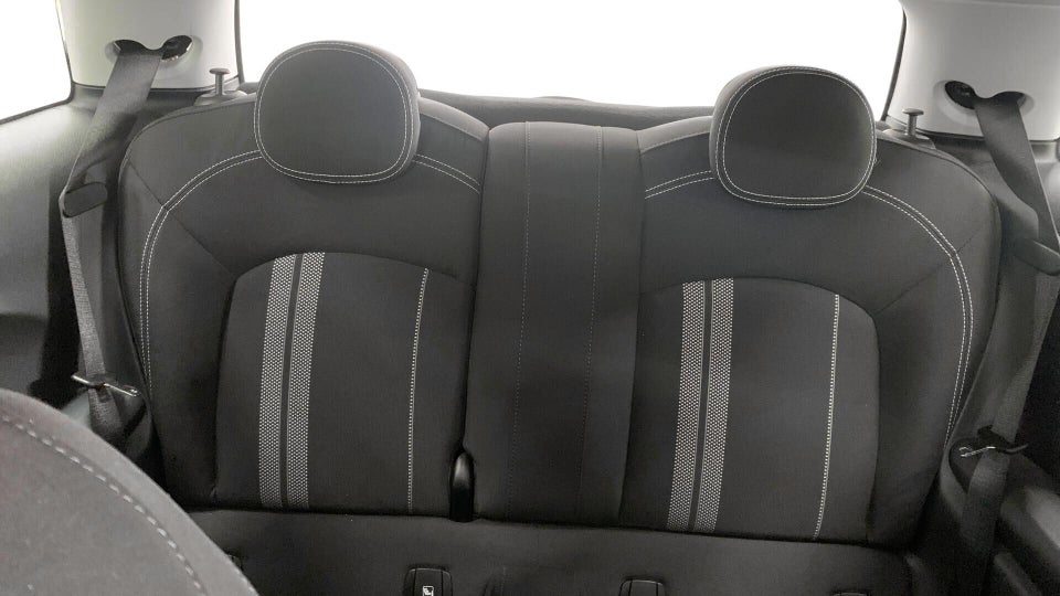 MINI Cooper SE Essential 3d