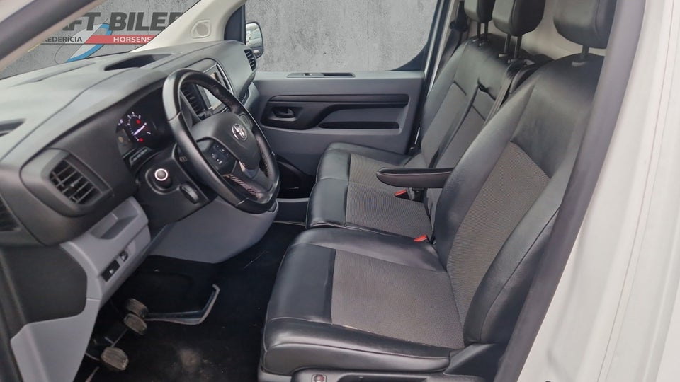 Toyota ProAce 2,0 D 122 Long Comfort Master 4d