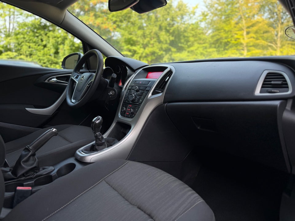 Opel Astra 1,7 CDTi 110 Enjoy 5d