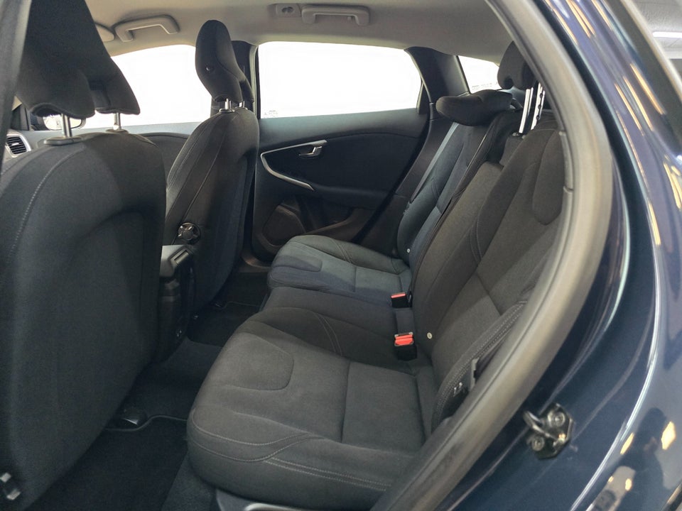 Volvo V40 1,6 D2 115 Kinetic 5d