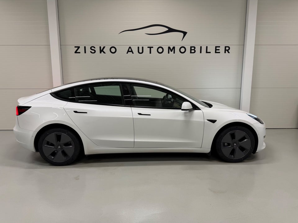 Tesla Model 3 Long Range AWD 4d