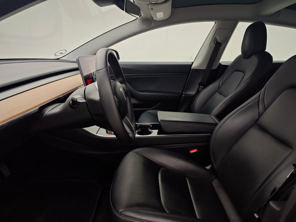 Tesla Model 3 Long Range AWD 4d