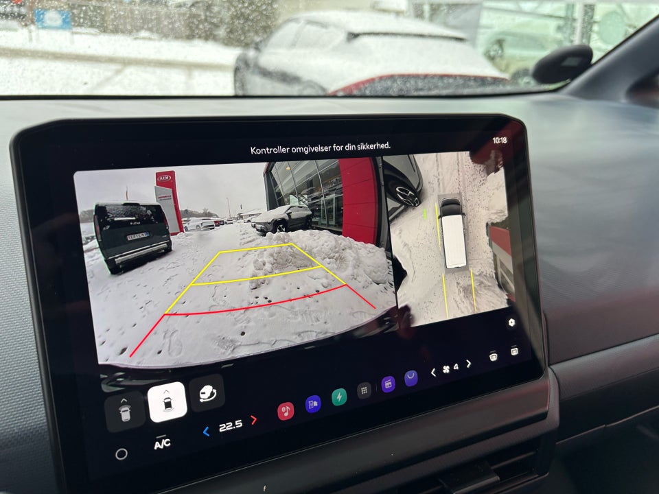 Kia PV5 51 Standard Range Upgrade 5d