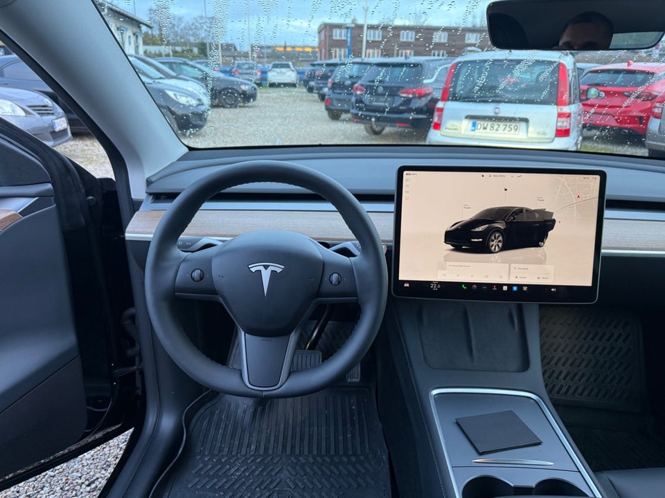 Tesla Model Y Long Range AWD 5d