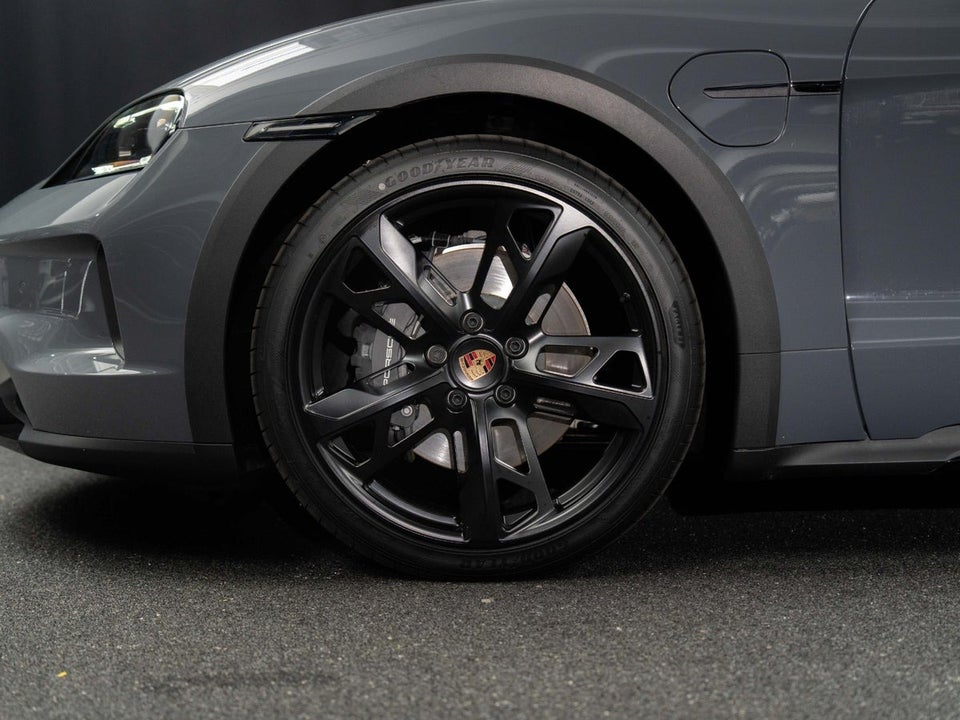 Porsche Taycan 4 Performance+ Cross Turismo 5d