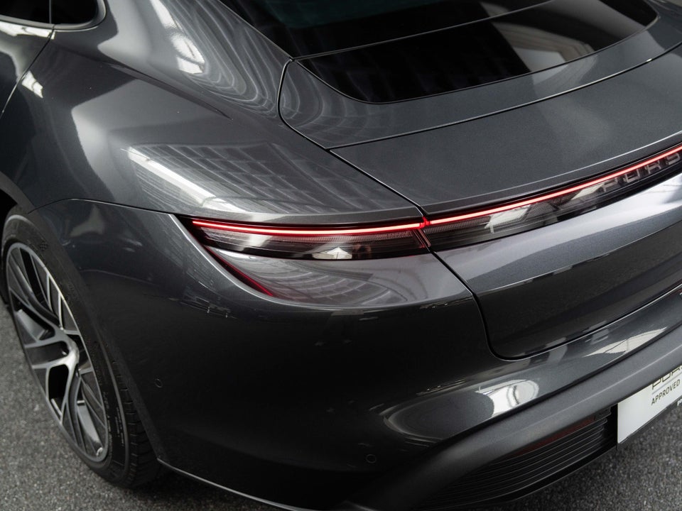 Porsche Taycan Performance+ 4d