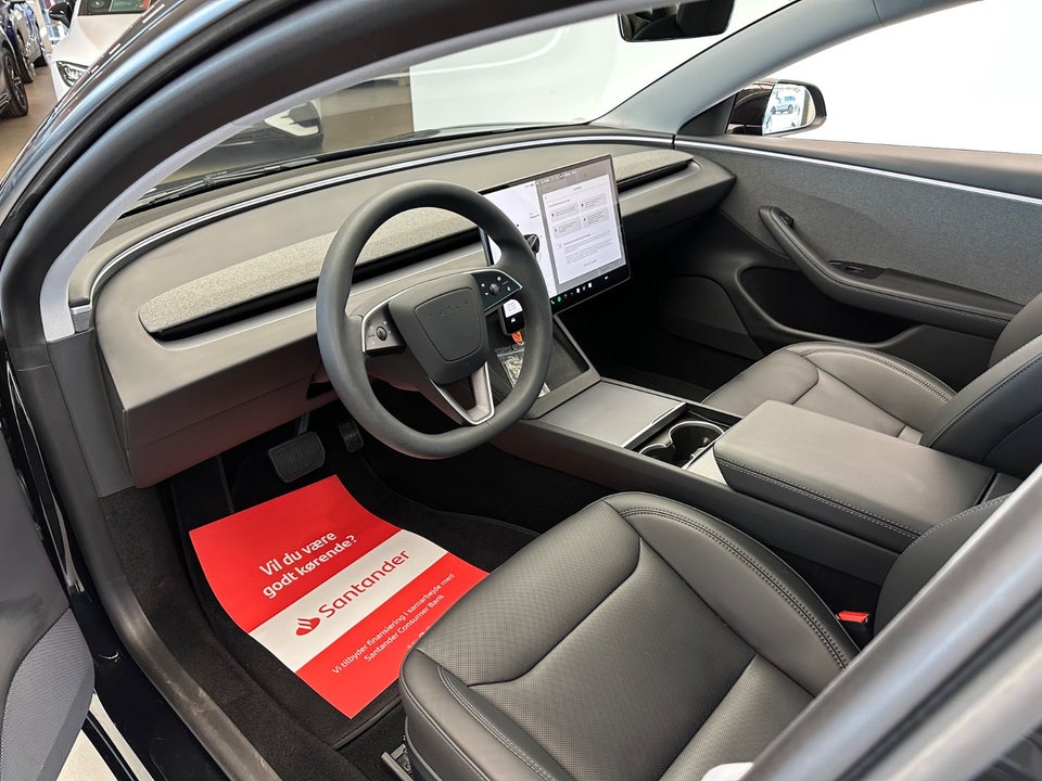 Tesla Model 3 RWD 4d