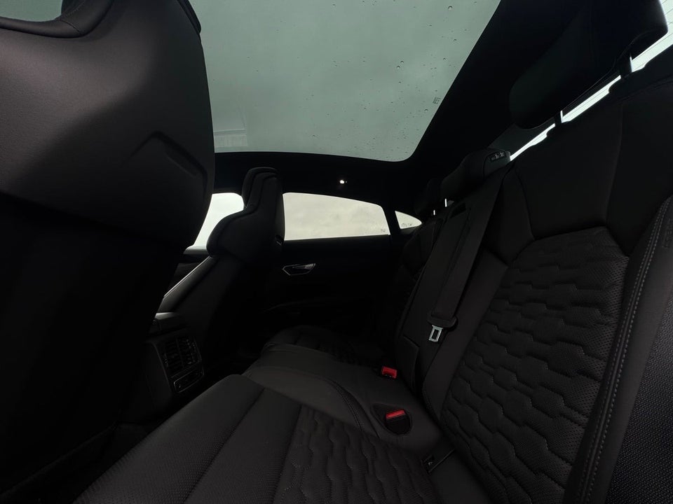 Audi e-tron GT quattro 4d