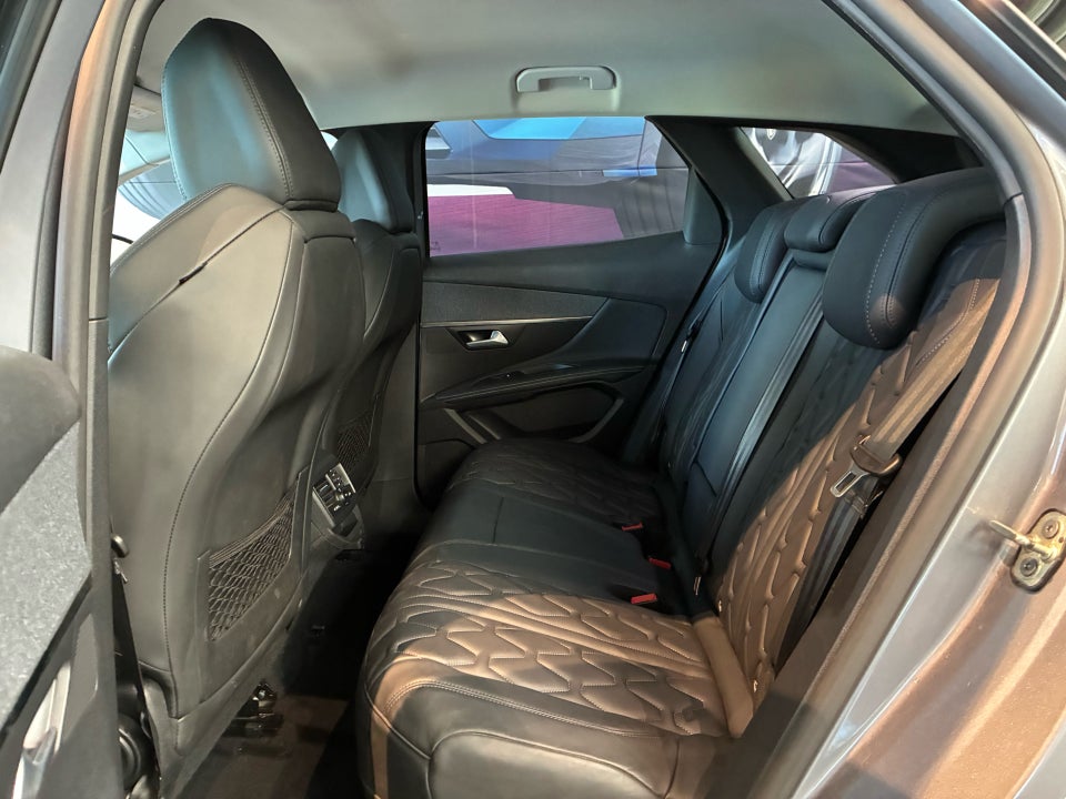 Peugeot 3008 1,6 Hybrid Allure Pack Limited EAT8 5d