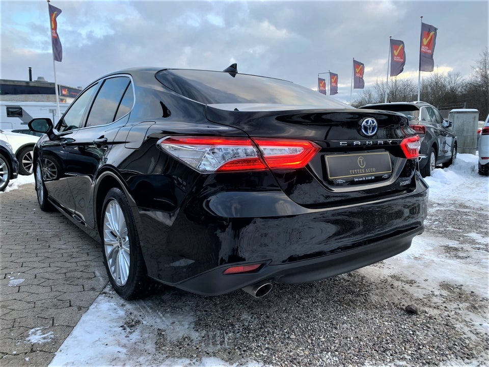 Toyota Camry 2,5 Hybrid H3 Executive CVT 4d