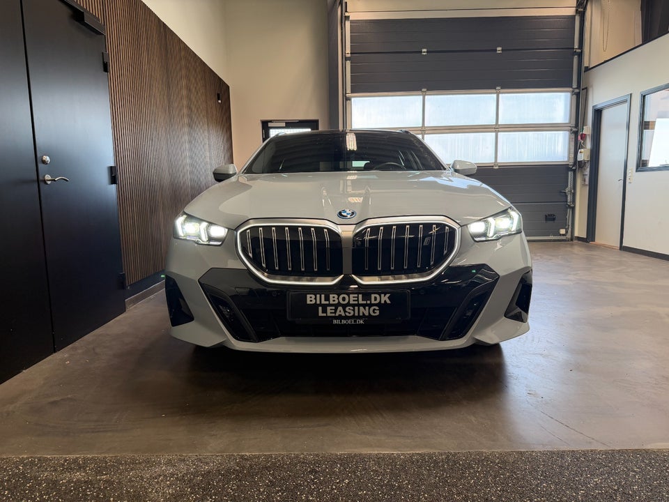BMW i5 eDrive40 Touring Supercharged 5d