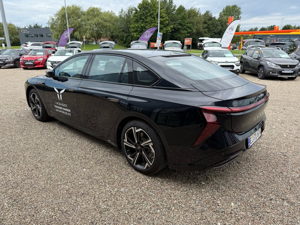 Hongqi EH7 111 Exclusive 4d