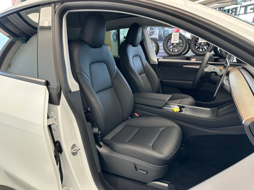 Tesla Model Y RWD 5d