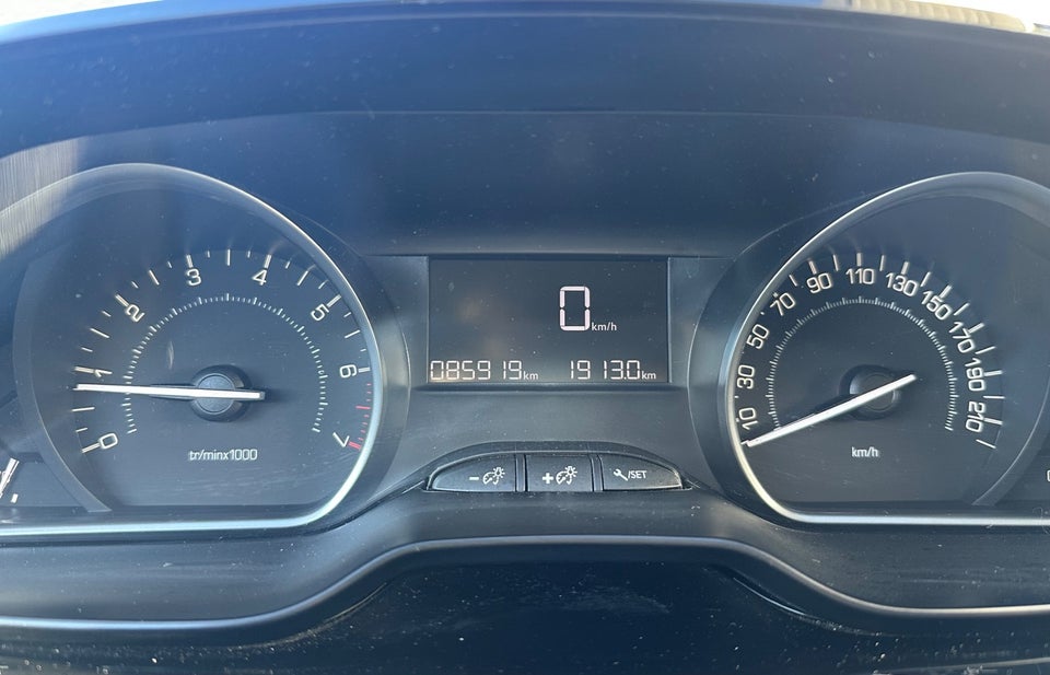 Peugeot 208 1,2 PureTech 82 Allure+ 5d