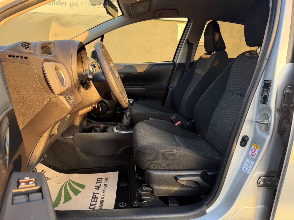 Toyota Yaris 1,3 VVT-i T2 5d