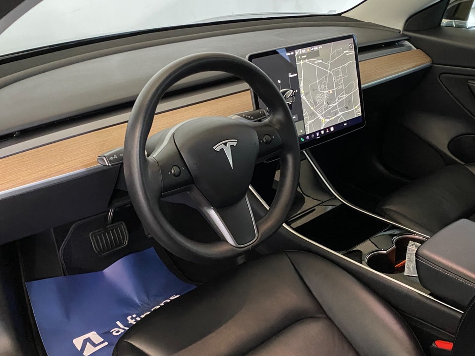 Tesla Model 3 Long Range AWD 4d