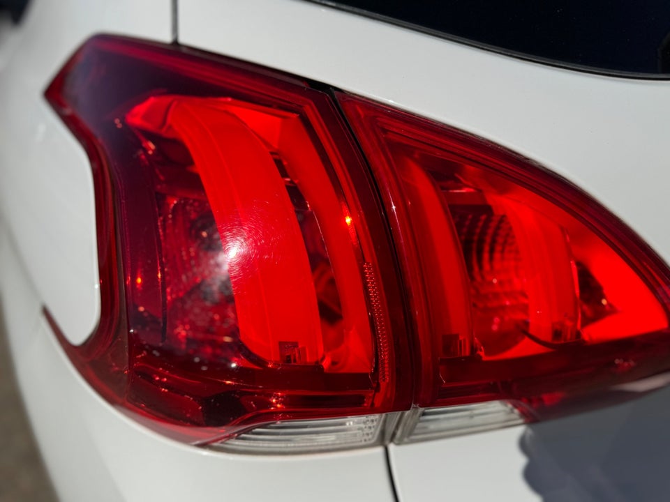 Peugeot 2008 1,6 e-HDi 92 Active Sky 5d