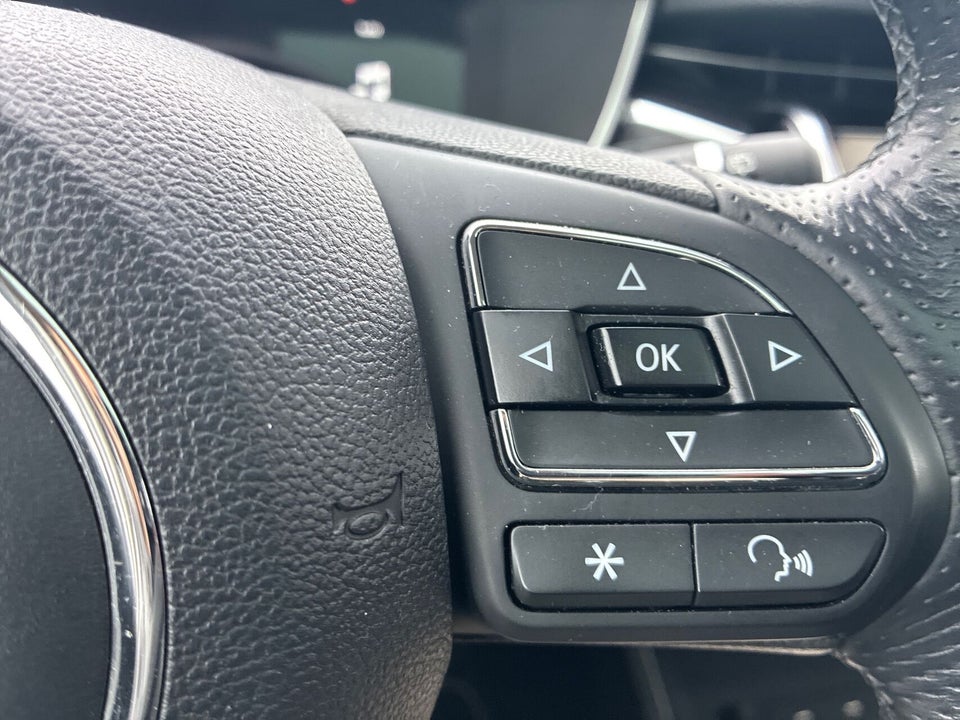 MG Marvel R Luxury 5d