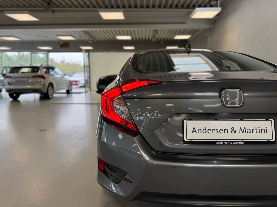 Honda Civic 1,5 VTEC Turbo Elegance CVT 4d
