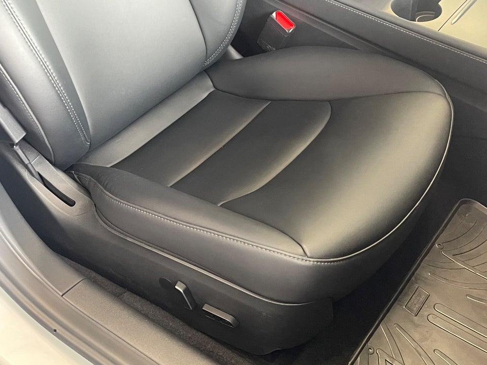 Tesla Model 3 RWD 4d