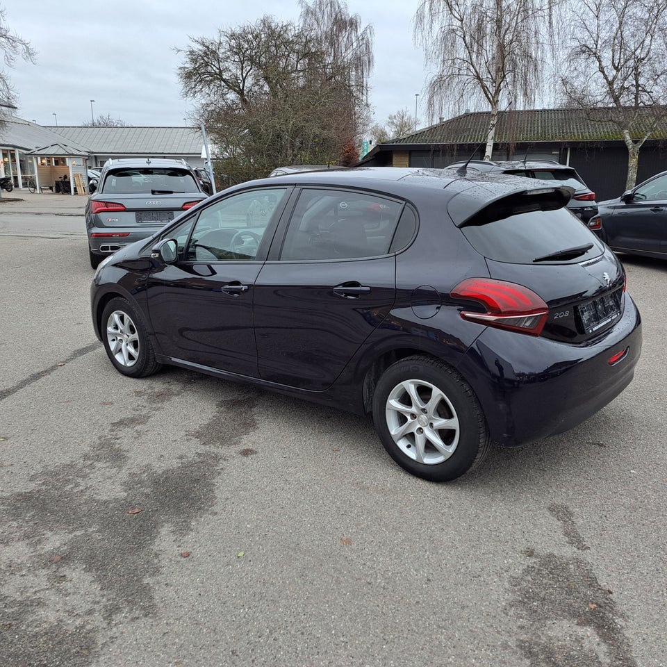 Peugeot 208 1,2 VTi 82 Allure Sky 5d