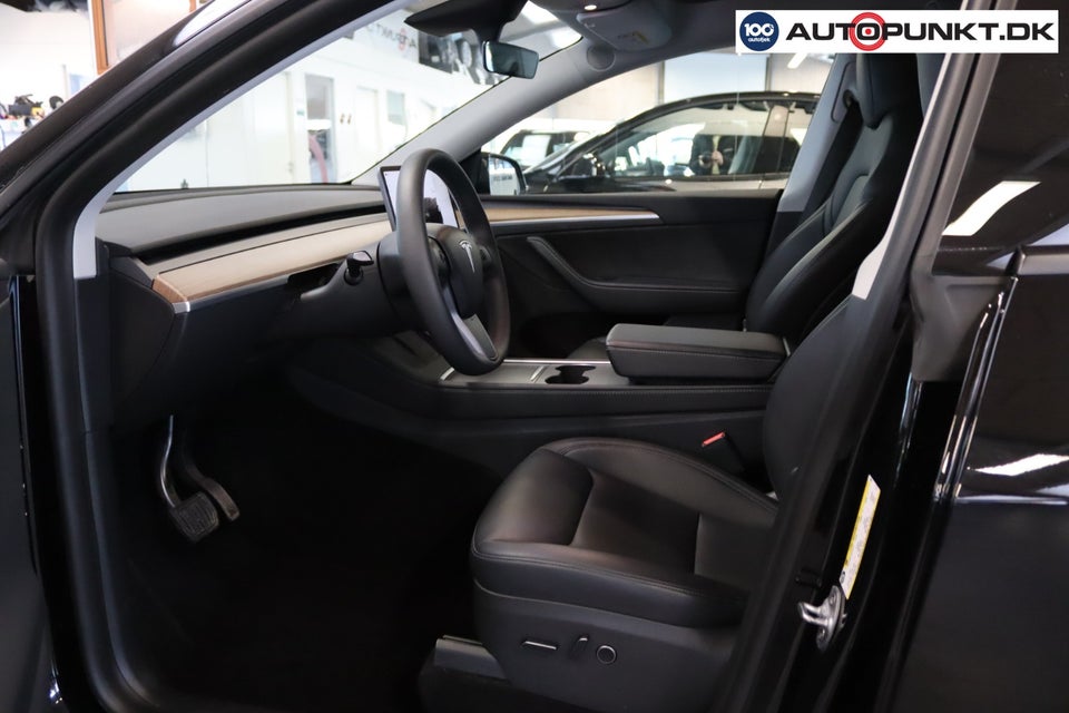 Tesla Model Y Long Range AWD 5d