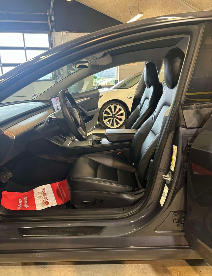 Tesla Model 3 Long Range AWD 4d