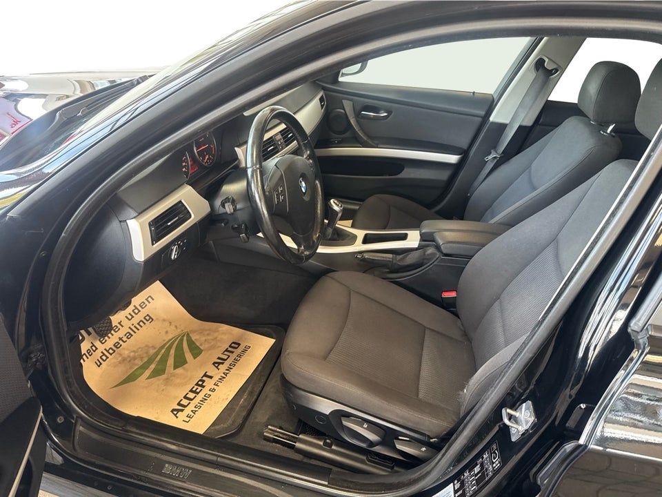 BMW 318d 2,0 Touring 5d