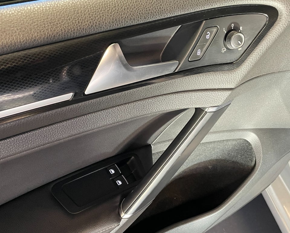 VW Golf VII 1,4 TSi 140 Highline 3d