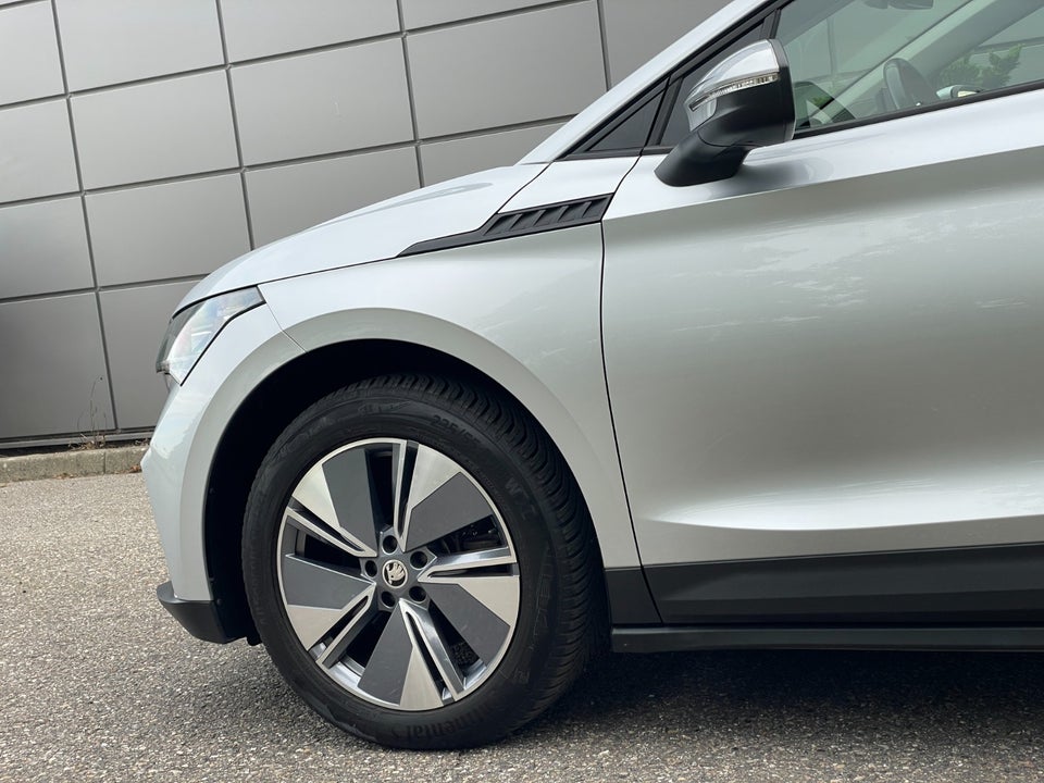 Skoda Enyaq 60 iV Plus 5d