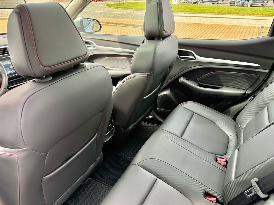 MG ZS 70 Luxury 5d