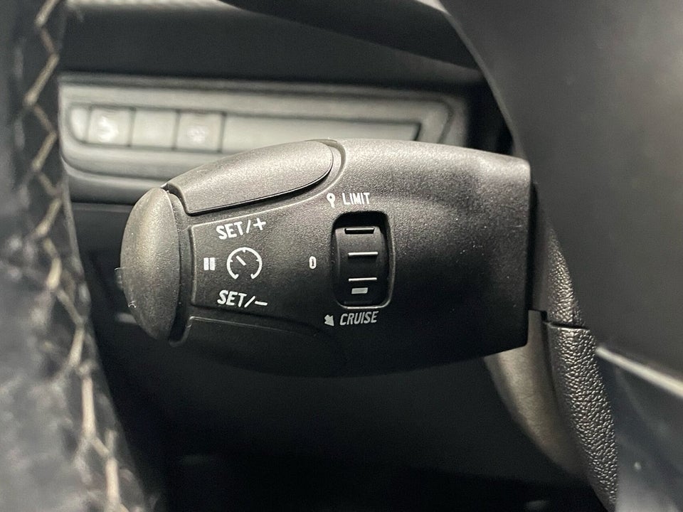 Peugeot 208 1,2 PureTech 82 Prestige 5d