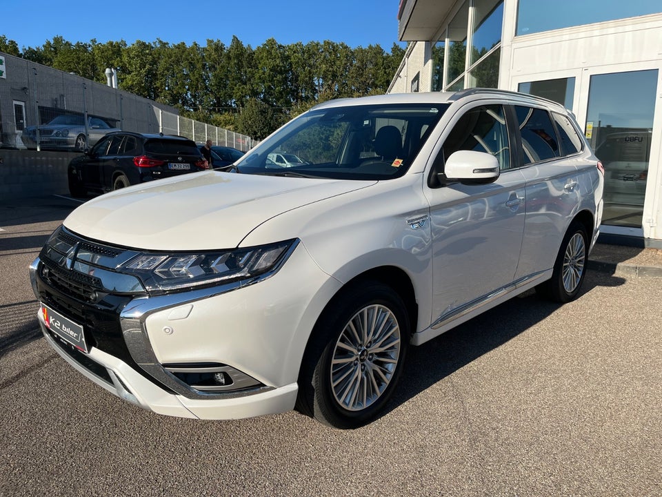 Mitsubishi Outlander 2,4 PHEV Intense CVT 4WD 5d