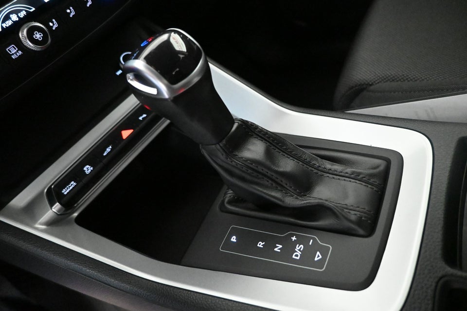 Audi Q3 45 TFSi e Attitude plus S-tr. 5d