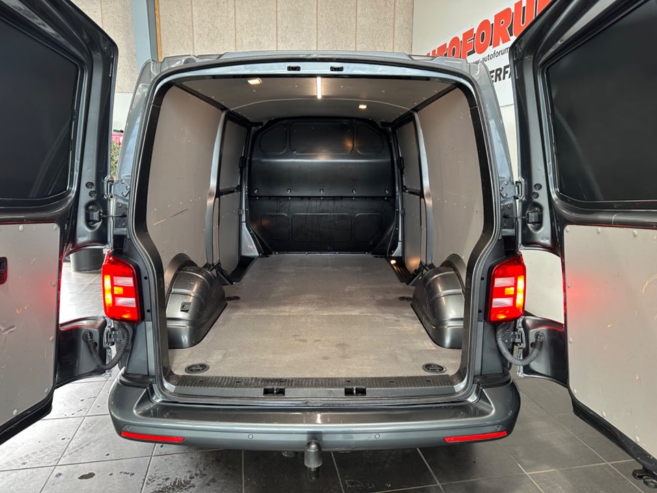 VW Transporter 2,0 TDi 204 Kassevogn DSG lang