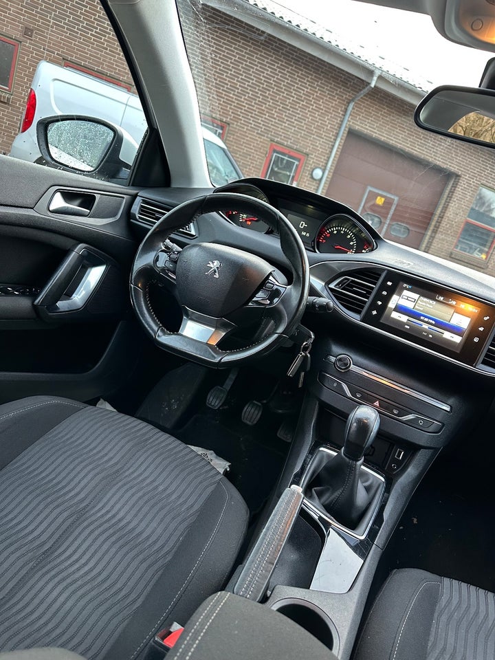 Peugeot 308 1,2 VTi 82 Active 5d