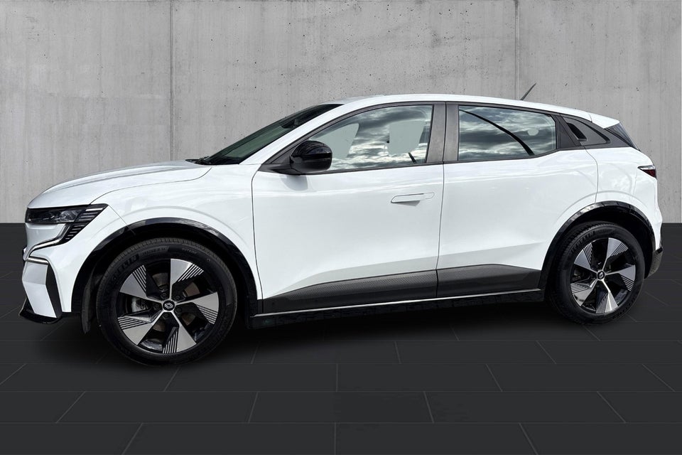 Renault Megane E-Tech 40 Equilibre 5d