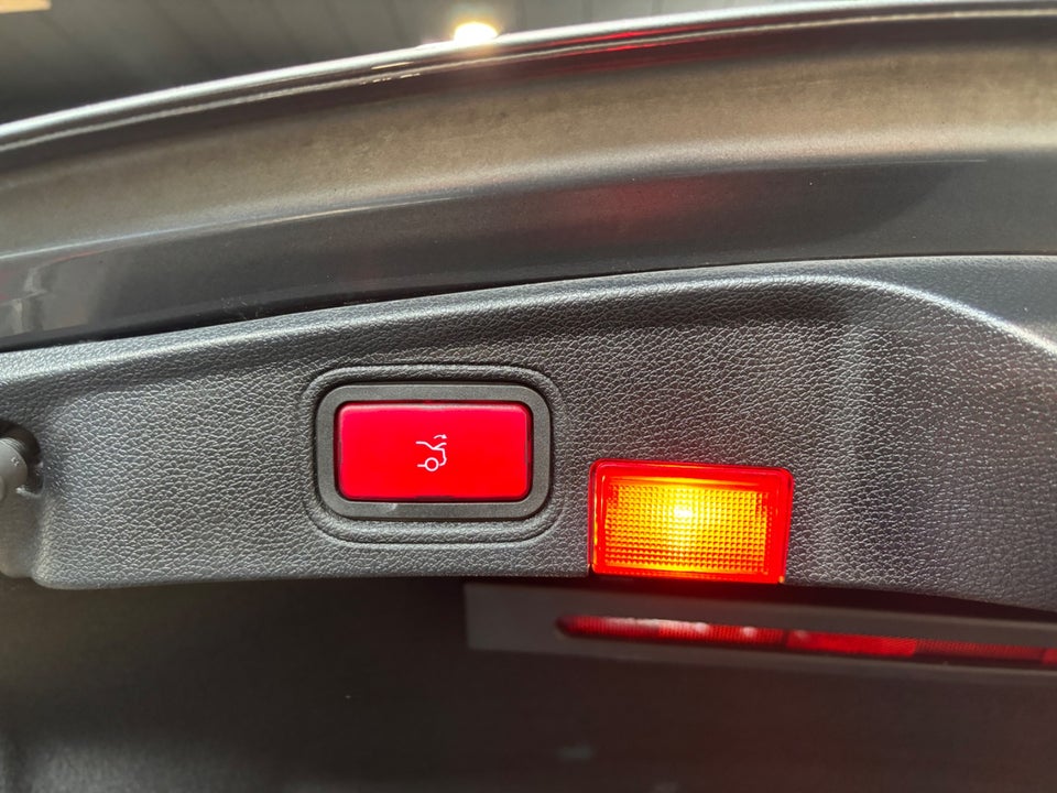 Mercedes C300 2,0 AMG Line Coupé aut. 2d