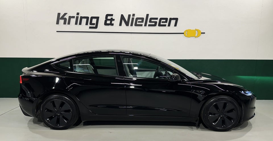 Tesla Model 3 Long Range AWD 4d