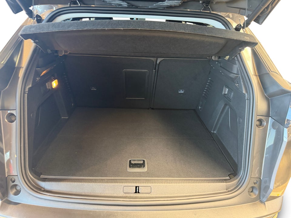 Peugeot 3008 1,6 Hybrid4 Allure Pack Limited EAT8 5d