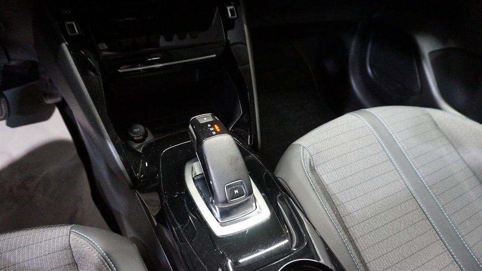 Peugeot 208 1,2 PureTech 100 Allure Grand EAT8 5d