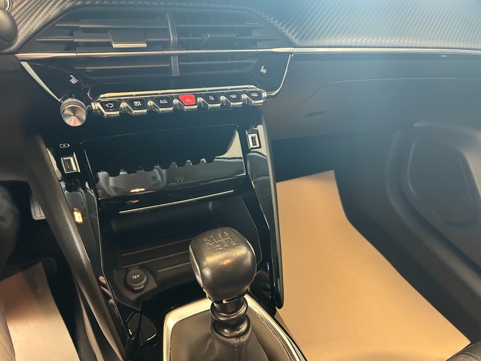 Peugeot 208 1,2 PureTech 100 Selection Sport 5d