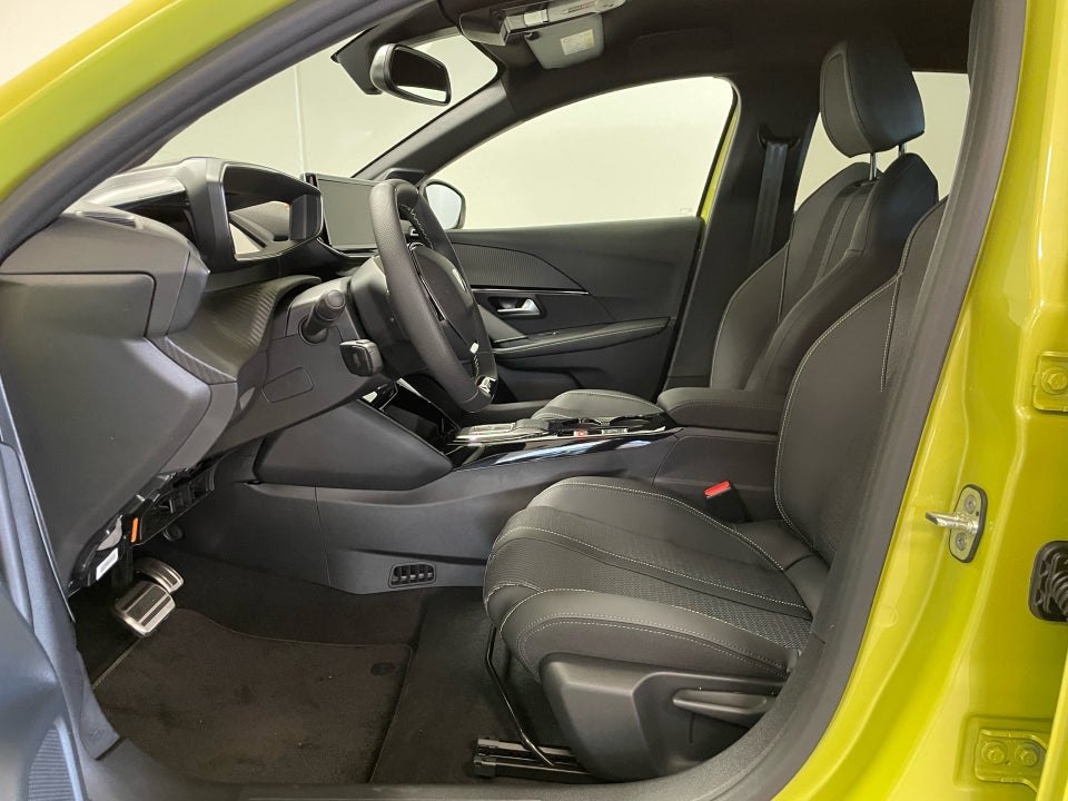 Peugeot e-208 54 GT 5d